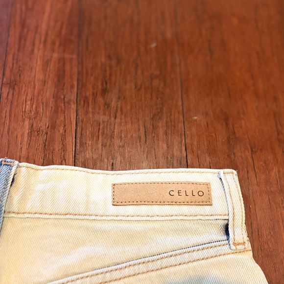 Cello Women’s Two-Tone Denim Shorts – Size 10 - Picture 6 of 7